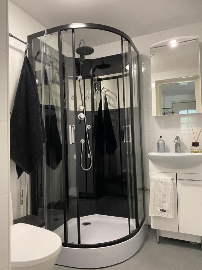 Modern Apt - King-Size Bed - Wifi -Self Check In Apartment Rovaniemi Luaran gambar
